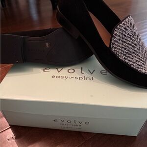 Easy Spirit Black and White Loafers